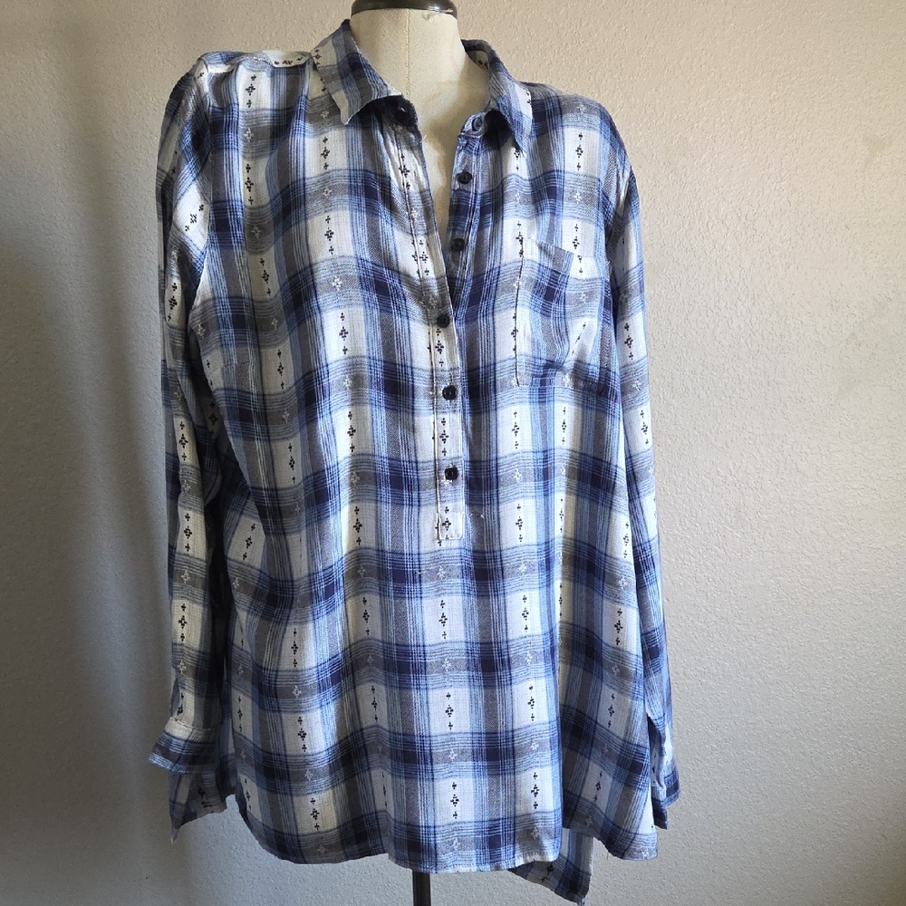 Cato Women's Blue and White Plaid Tunic